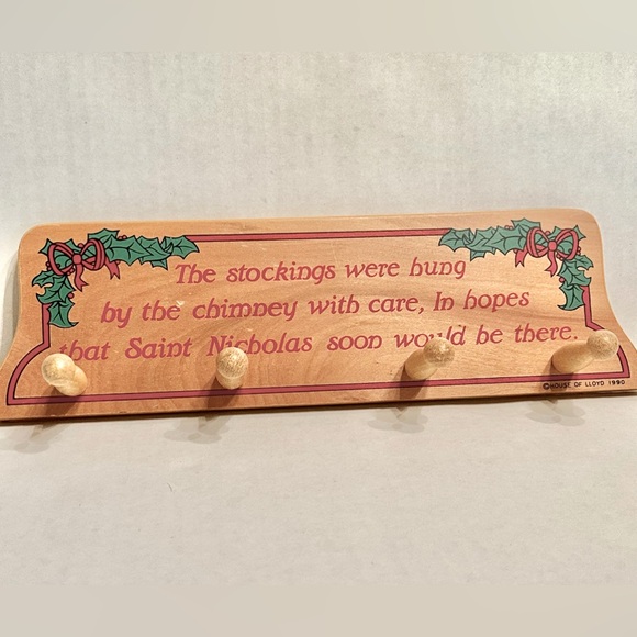 VTG House of Lloyd 4 Peg Christmas Stocking Wooden Hanging Wall Plaque - Picture 1 of 3